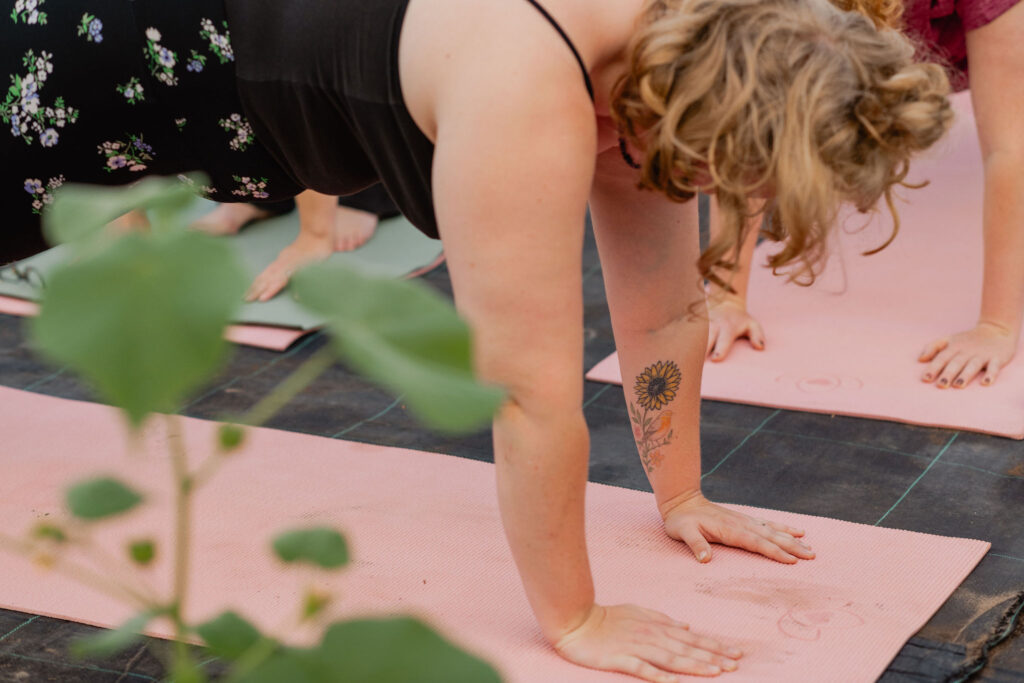 Outdoor en personal branding fotoshoot close-up yoga