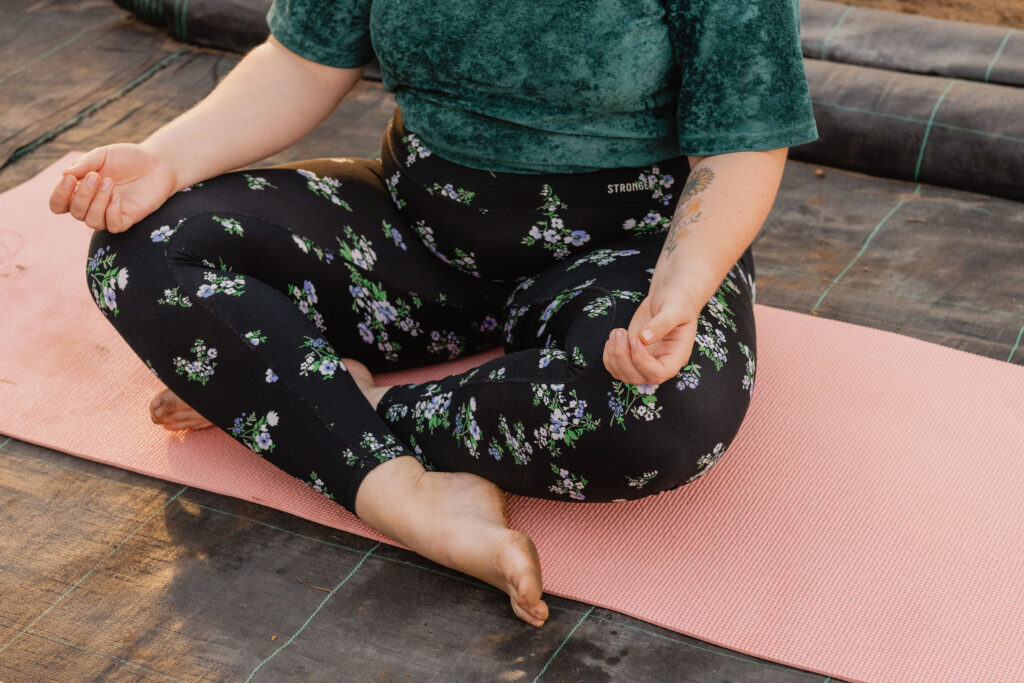 Outdoor en personal branding fotografie yoga in de kas